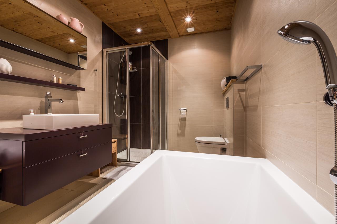 Apartment Au Bon Coin - Luxury Chamonix Hidden Haven, Mont Blanc View, Hot Tub And Garden Εξωτερικό φωτογραφία